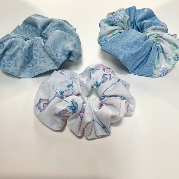 Floral Scrunchie Set - Picture 3 of 7